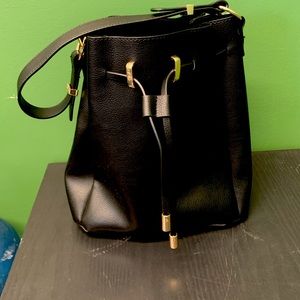 Bucket bag